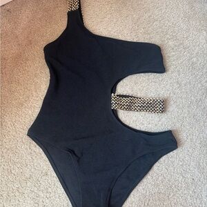 Black One-Shoulder Cutout Swimsuit
